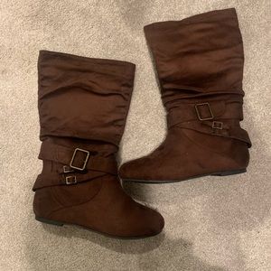 Simple brown boot! WORN ONCE